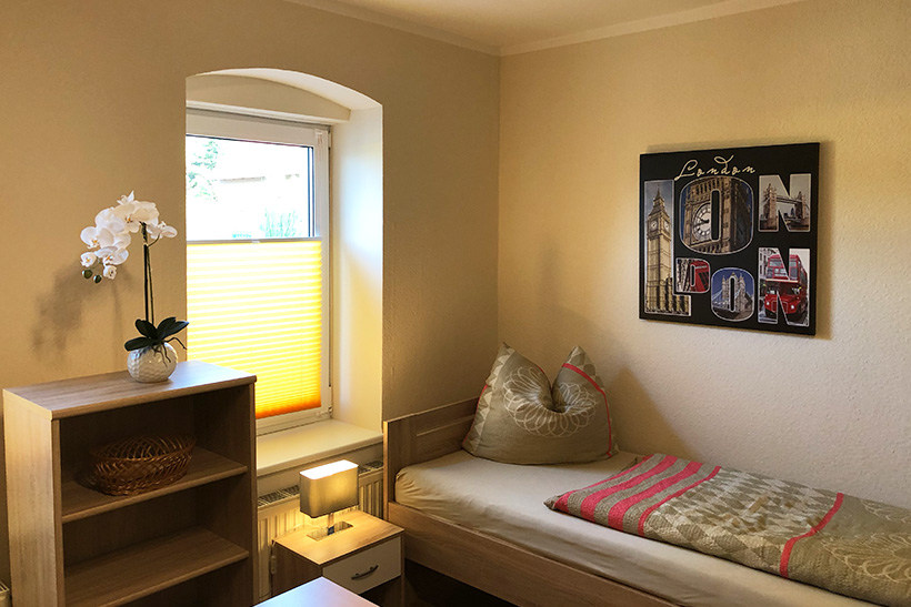 Zimmer 2 - Zimmer mit zwei Betten - Vermietung Zimmer 2 - Zimmervermietung für Pendler und Monteure