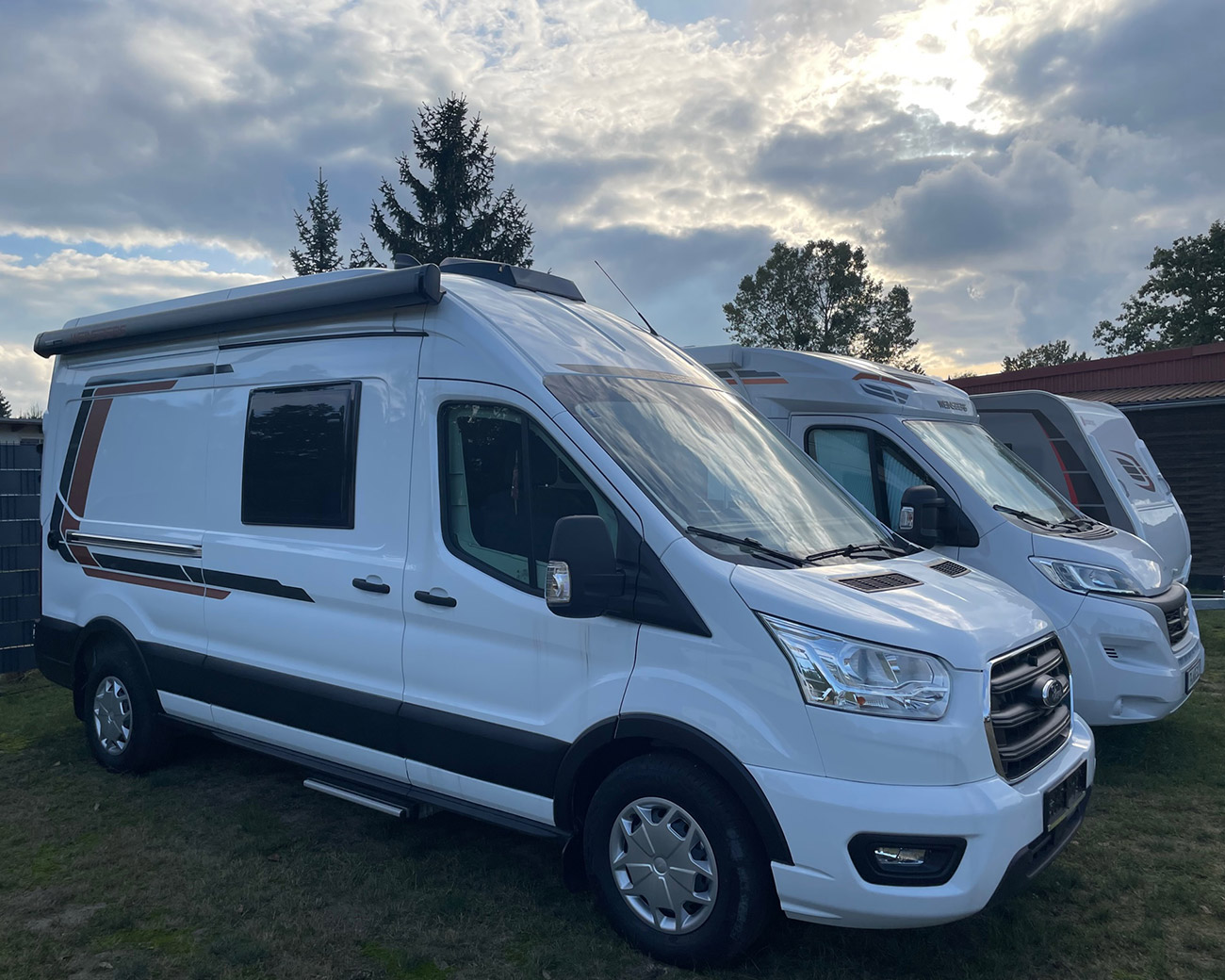 Pension Fröhlich - Motorhome rental - Rent CaraBus 600 MQ automatic | Highline class